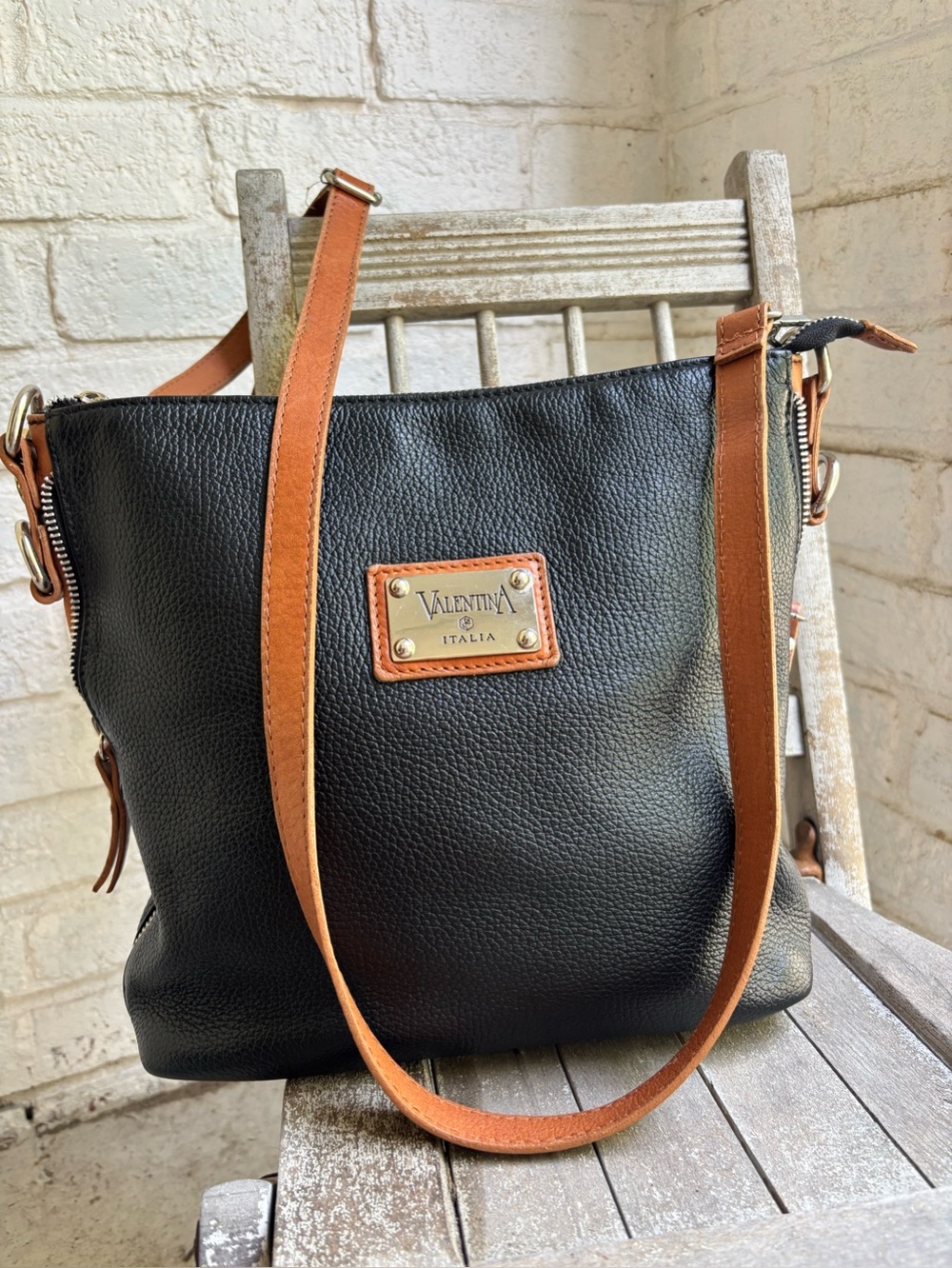 ⭐️VALENTINA⭐️ Black 🖤 Tan Pebbled Leather Shoulder Bag